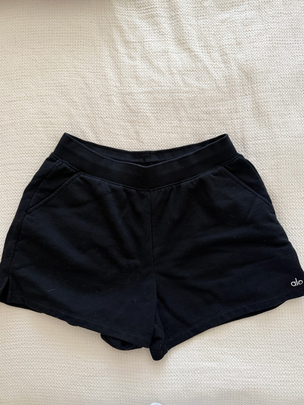 Alo Low Key Sweat Short - Black